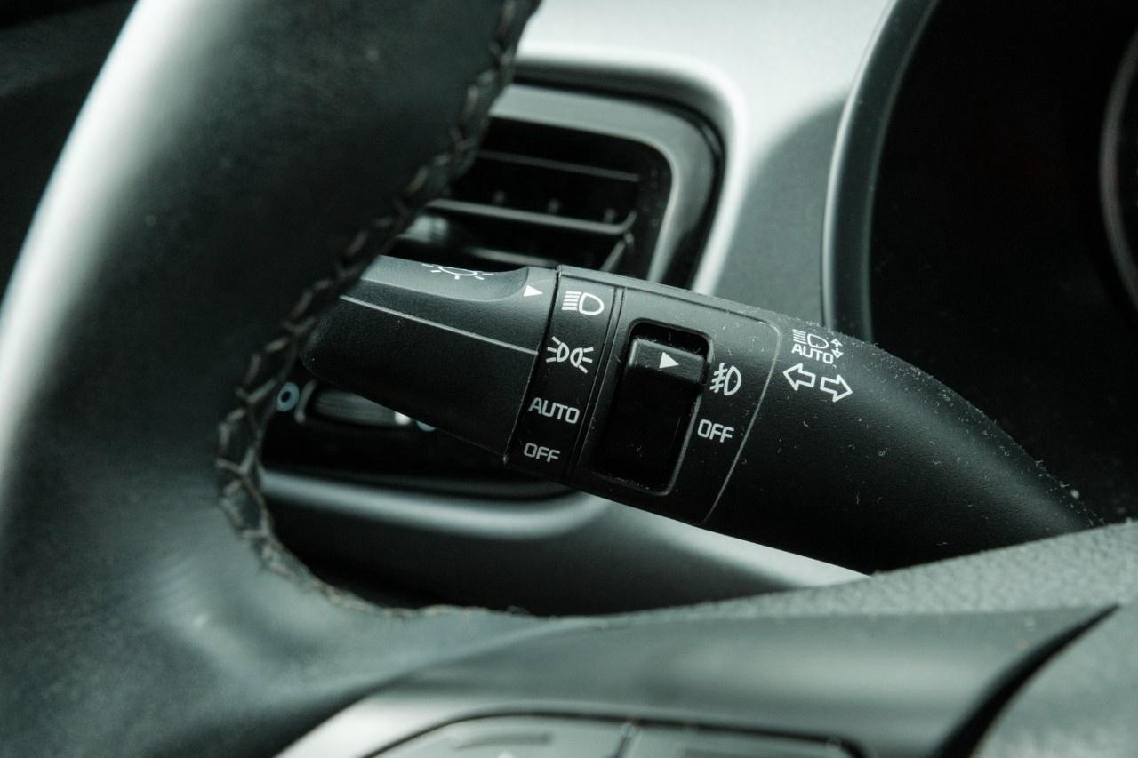 2023 Kia Rio 5-Door (5) EX Premium IVT Photo