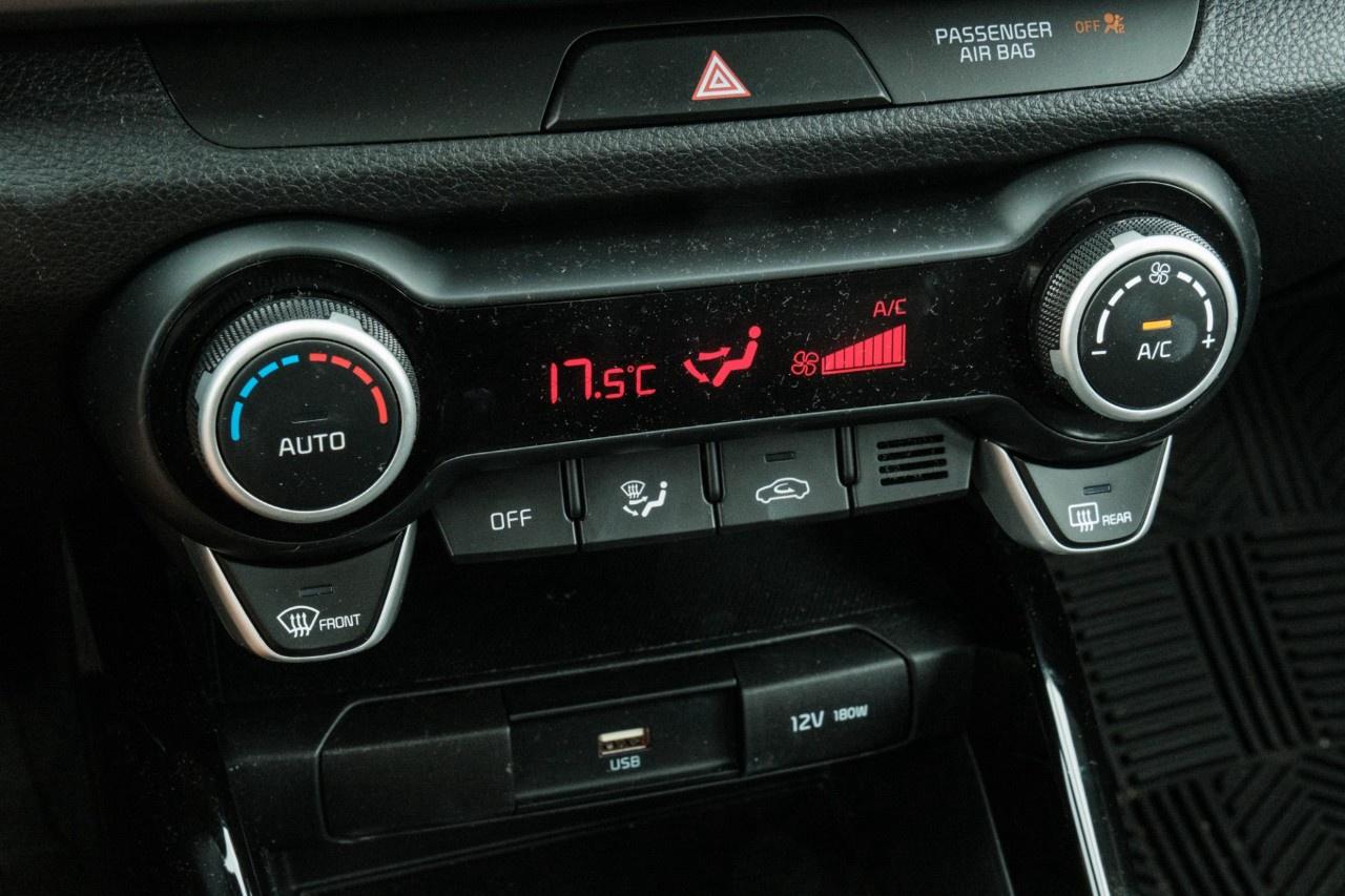 2023 Kia Rio 5-Door (5) EX Premium IVT Photo