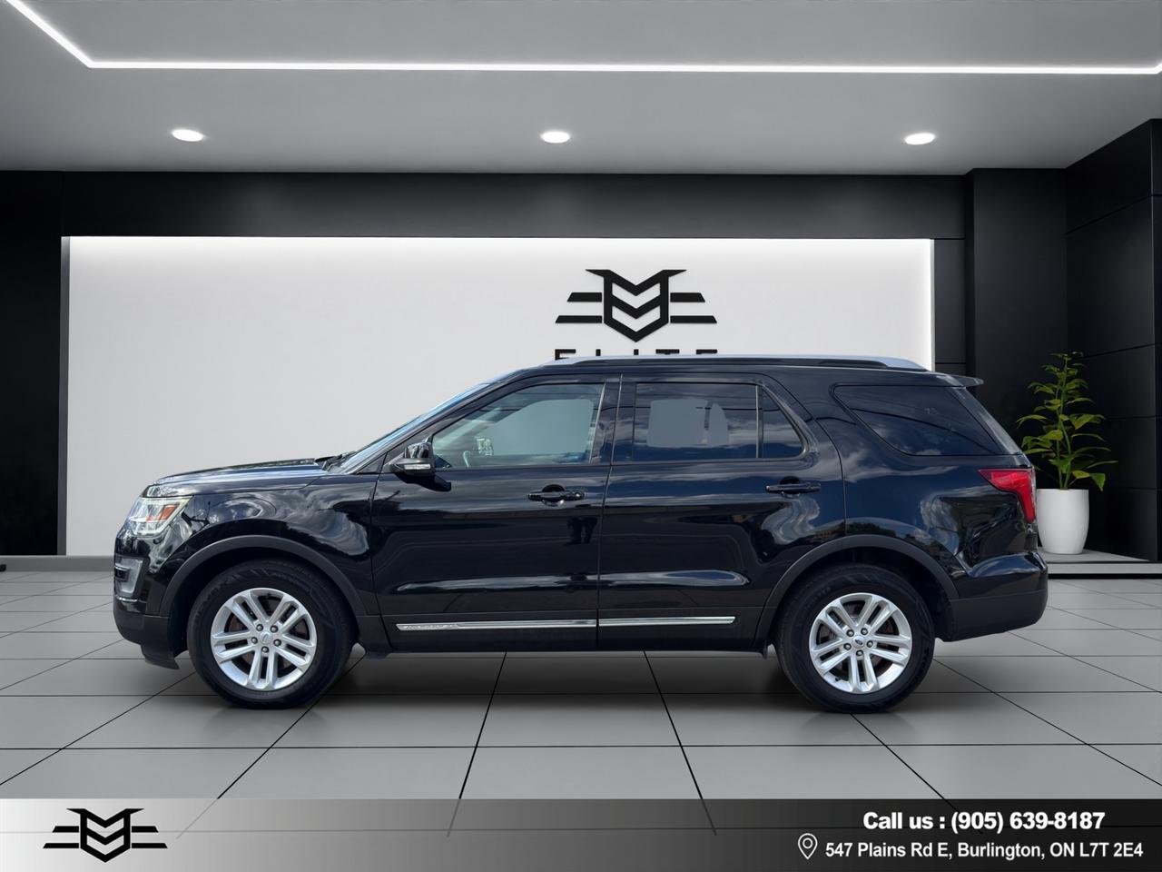 2017 Ford Explorer XLT - V6 - Navigation System - Backup Camera !!!! Photo