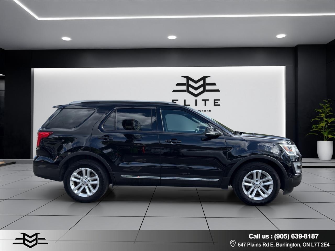 2017 Ford Explorer XLT - V6 - Navigation System - Backup Camera !!!! Photo