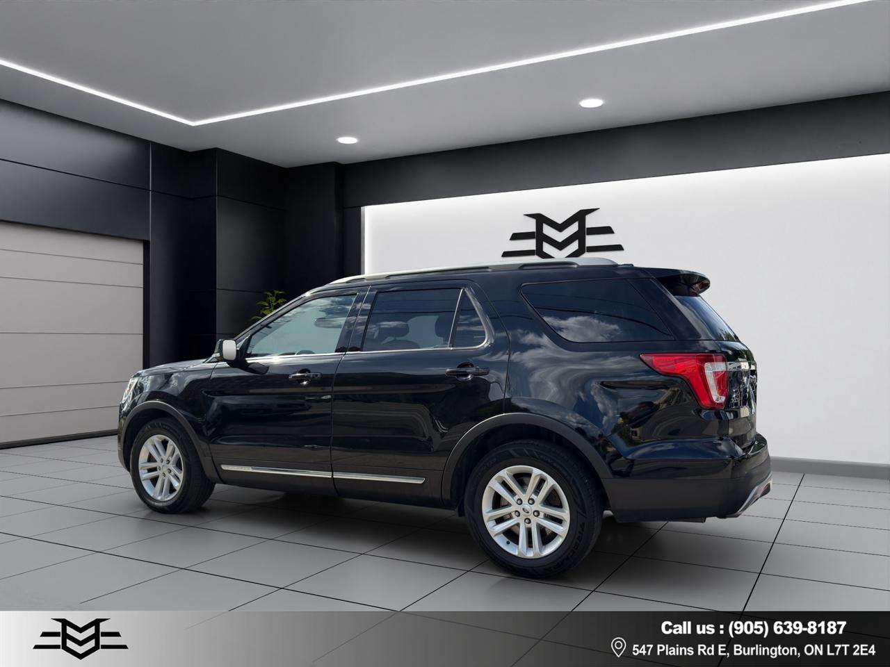 2017 Ford Explorer XLT - V6 - Navigation System - Backup Camera !!!! Photo