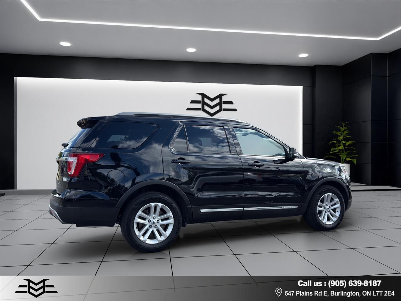 2017 Ford Explorer XLT - V6 - Navigation System - Backup Camera !!!! Photo