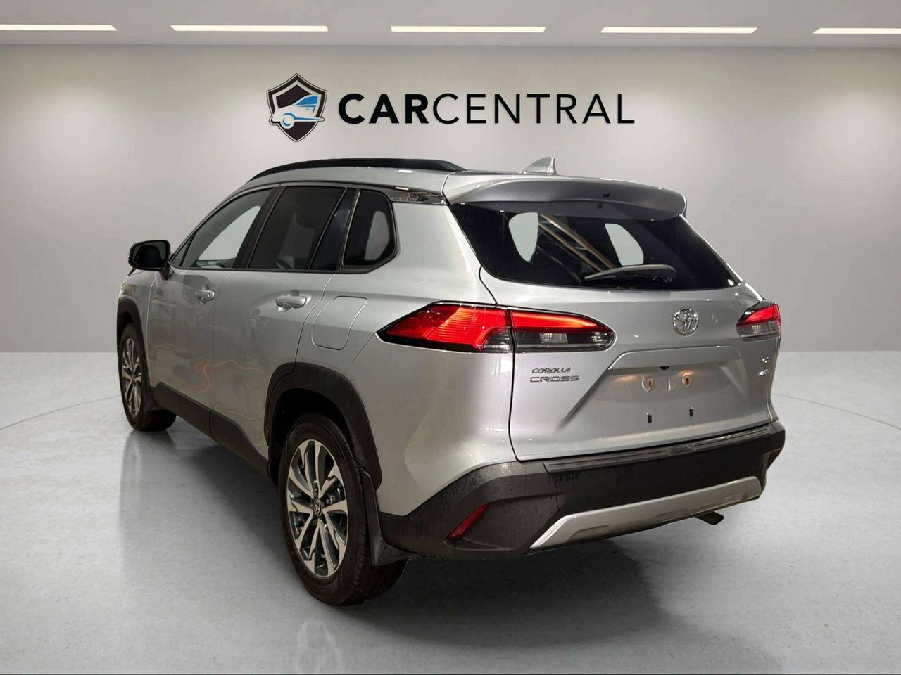 2023 Toyota Corolla Cross XLE| CLEAN CARFAX| SUNROOF| LEATHER| NAVI| CARPLAY Photo