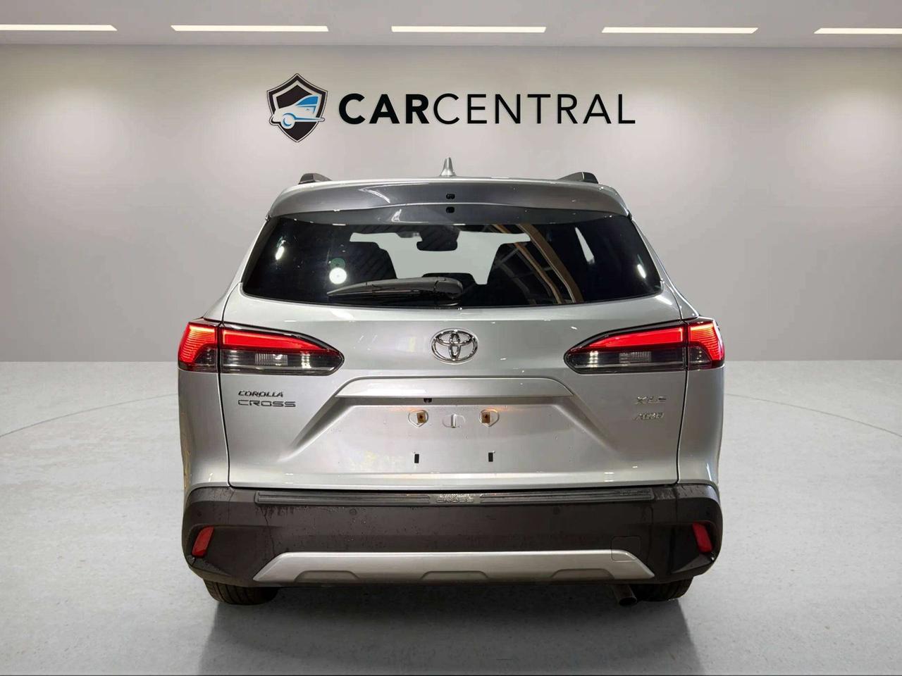 2023 Toyota Corolla Cross XLE| CLEAN CARFAX| SUNROOF| LEATHER| NAVI| CARPLAY Photo