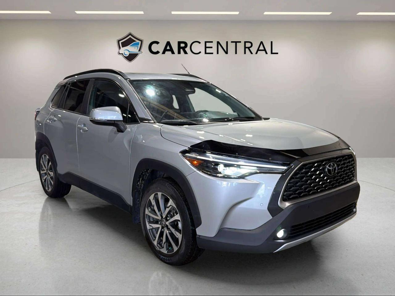 2023 Toyota Corolla Cross XLE| CLEAN CARFAX| SUNROOF| LEATHER| NAVI| CARPLAY Photo