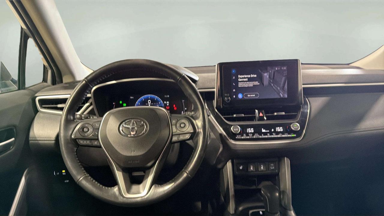 2023 Toyota Corolla Cross XLE| CLEAN CARFAX| SUNROOF| LEATHER| NAVI| CARPLAY Photo