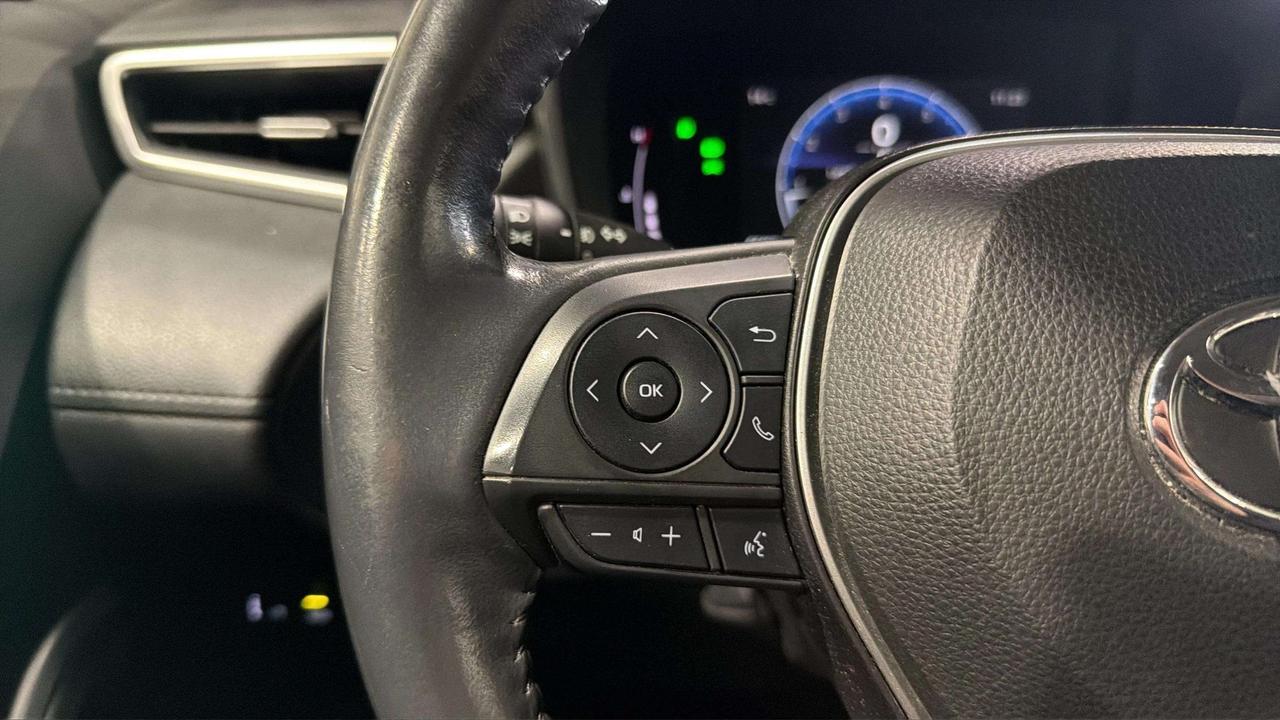 2023 Toyota Corolla Cross XLE| CLEAN CARFAX| SUNROOF| LEATHER| NAVI| CARPLAY Photo