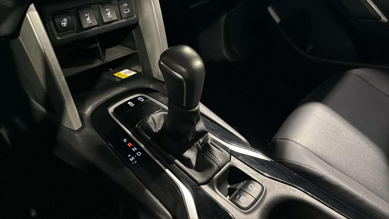 2023 Toyota Corolla Cross XLE| CLEAN CARFAX| SUNROOF| LEATHER| NAVI| CARPLAY Photo