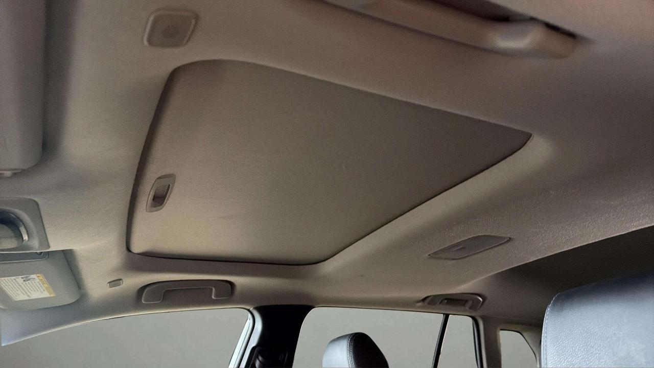 2023 Toyota Corolla Cross XLE| CLEAN CARFAX| SUNROOF| LEATHER| NAVI| CARPLAY Photo