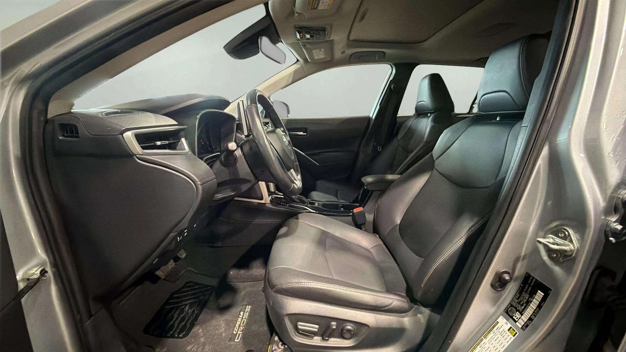 2023 Toyota Corolla Cross XLE| CLEAN CARFAX| SUNROOF| LEATHER| NAVI| CARPLAY Photo