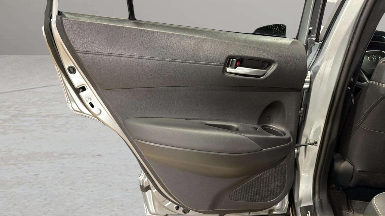 2023 Toyota Corolla Cross XLE| CLEAN CARFAX| SUNROOF| LEATHER| NAVI| CARPLAY Photo