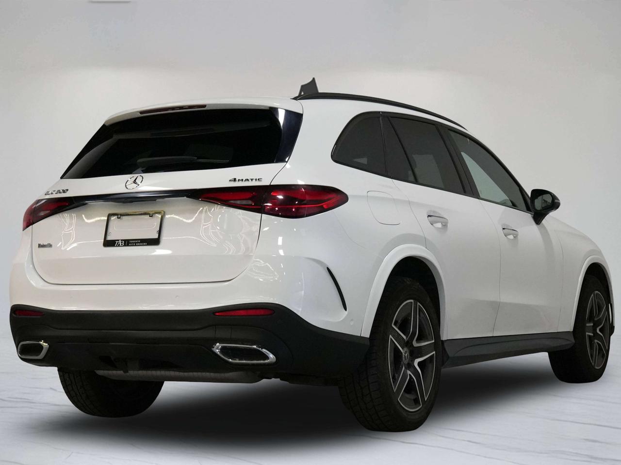 2023 Mercedes-Benz GLC 300 | AMG LINE | EXCLUSIVE PKG | NIGHT PKG Photo3