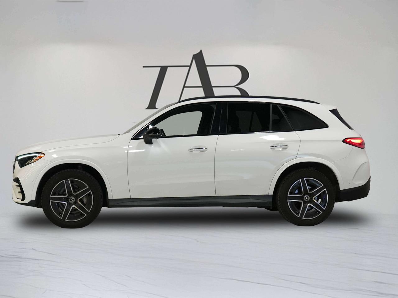 2023 Mercedes-Benz GLC 300 | AMG LINE | EXCLUSIVE PKG | NIGHT PKG Photo