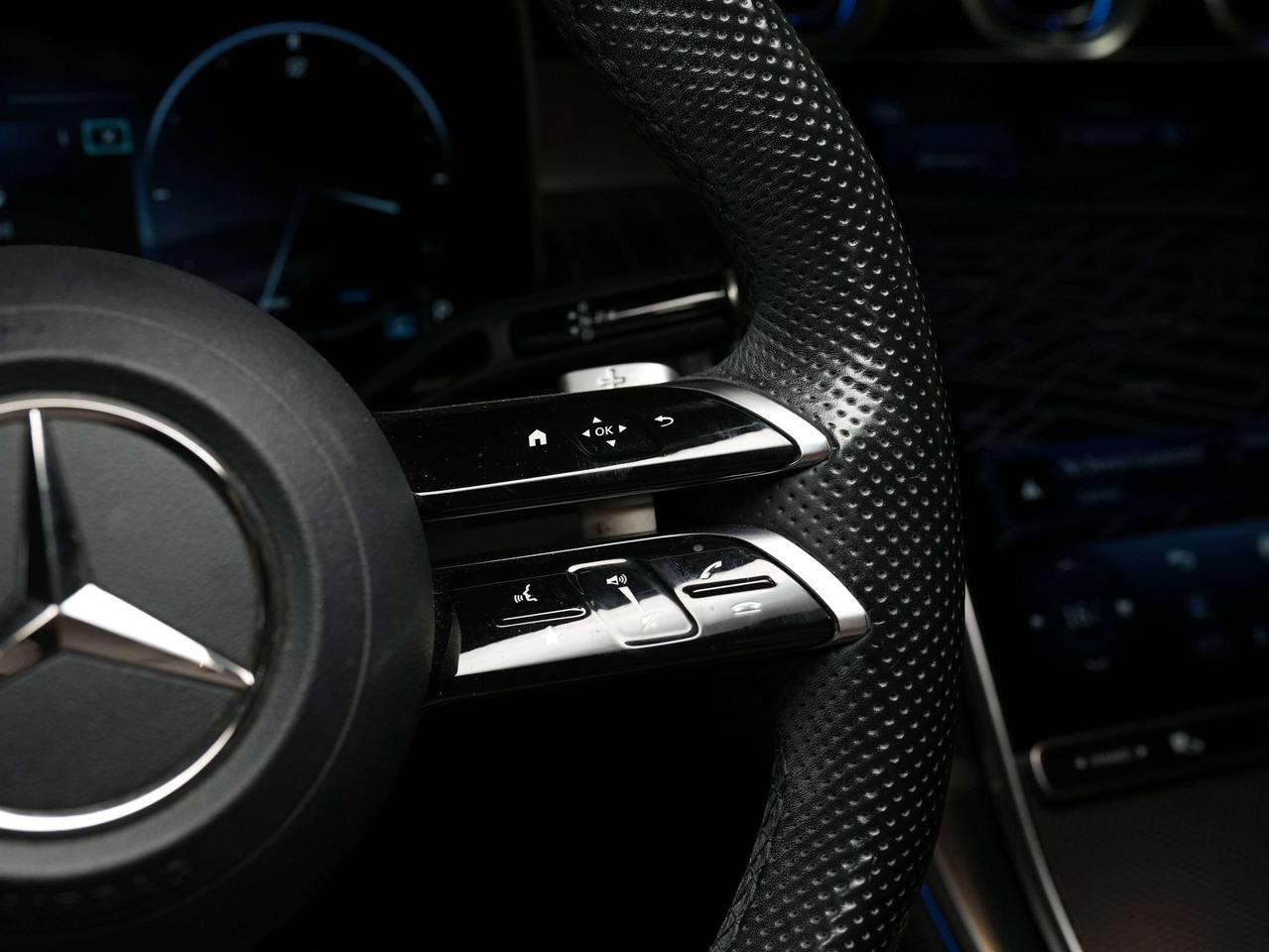 2023 Mercedes-Benz GLC 300 | AMG LINE | EXCLUSIVE PKG | NIGHT PKG Photo