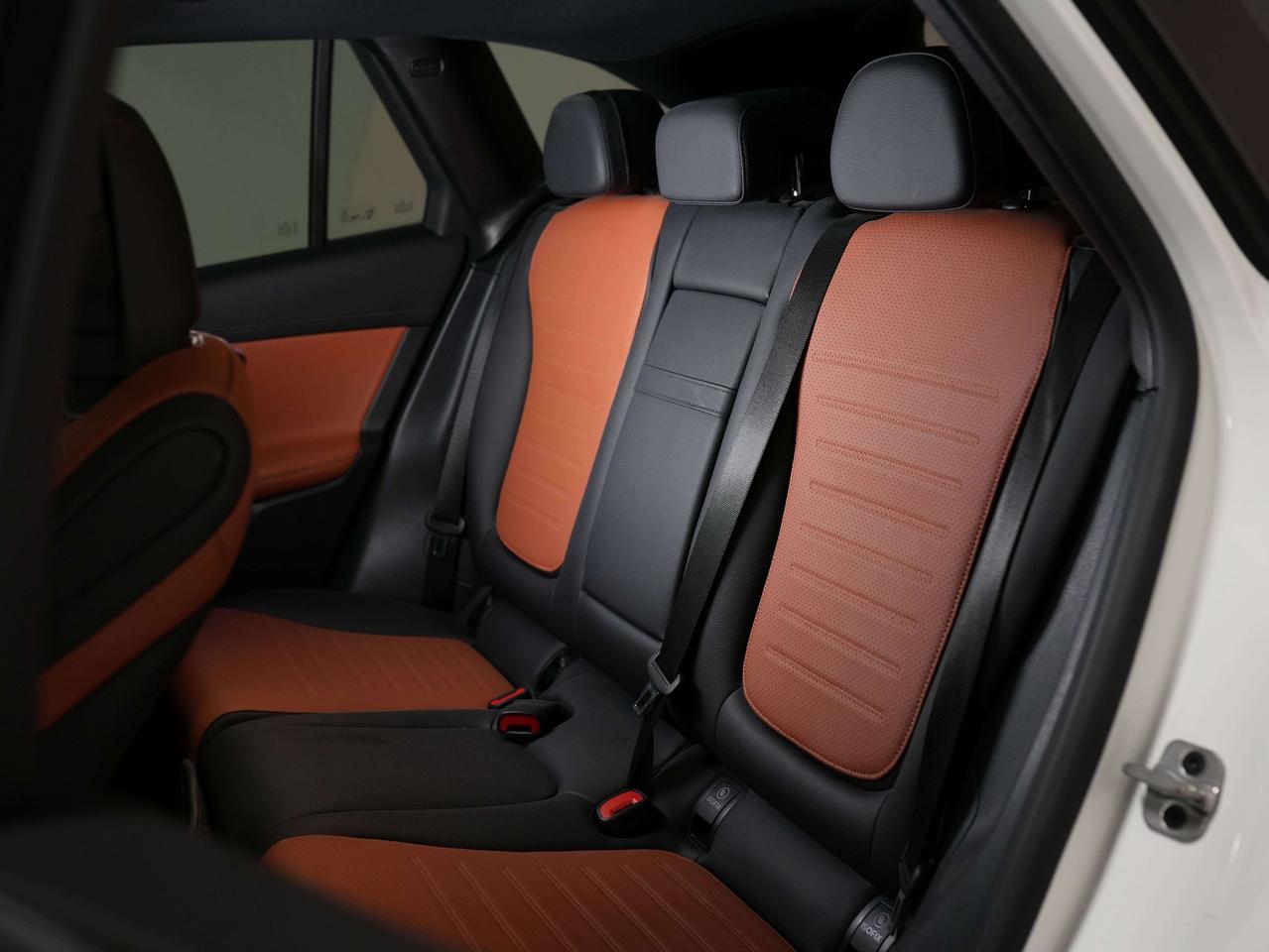 2023 Mercedes-Benz GLC 300 | AMG LINE | EXCLUSIVE PKG | NIGHT PKG Photo