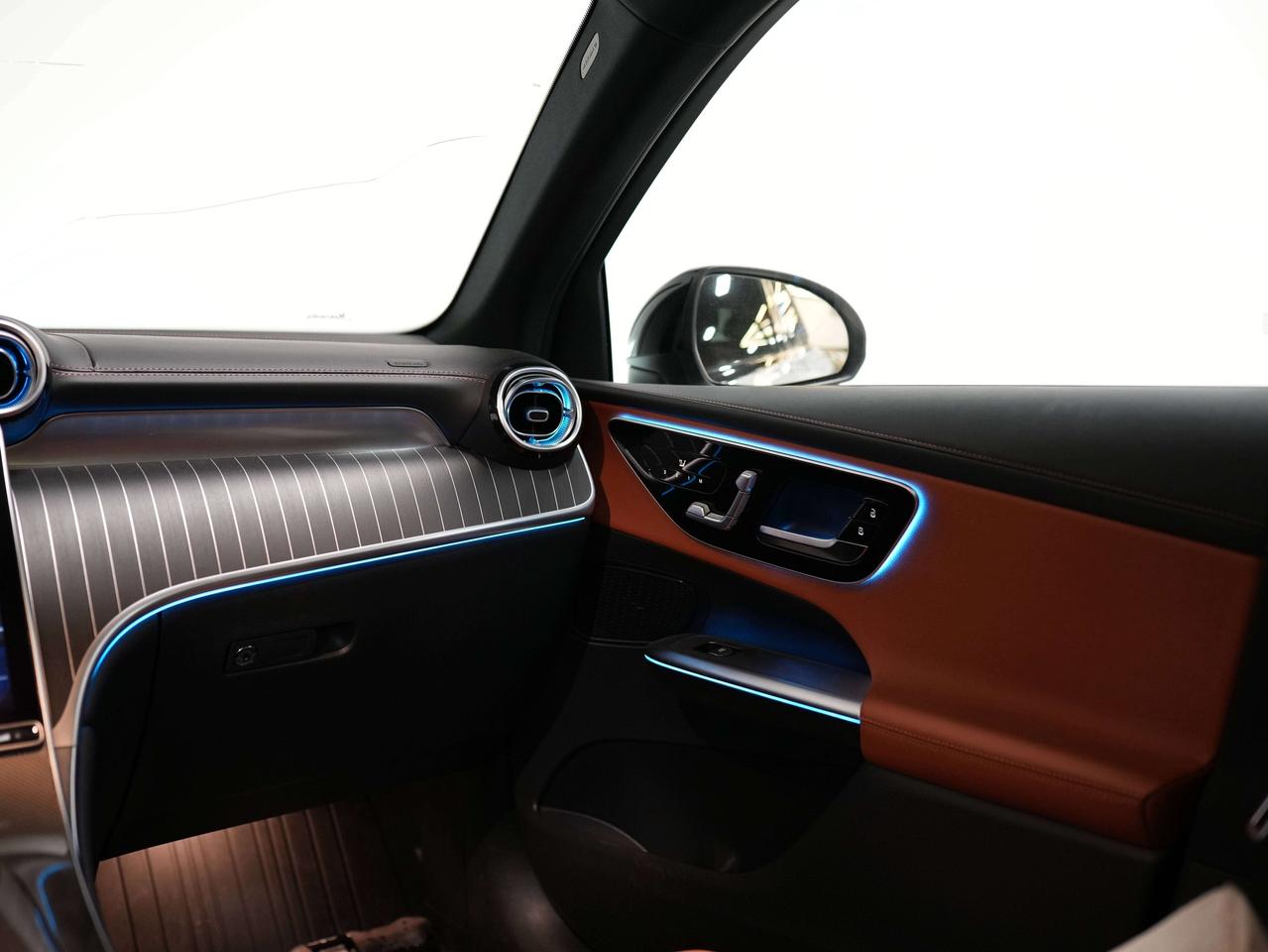 2023 Mercedes-Benz GLC 300 | AMG LINE | EXCLUSIVE PKG | NIGHT PKG Photo