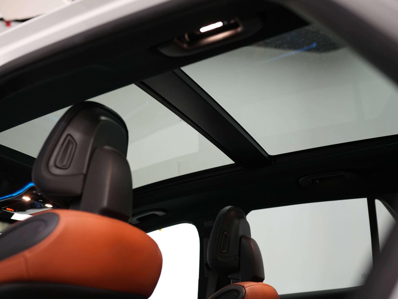 2023 Mercedes-Benz GLC 300 | AMG LINE | EXCLUSIVE PKG | NIGHT PKG Photo
