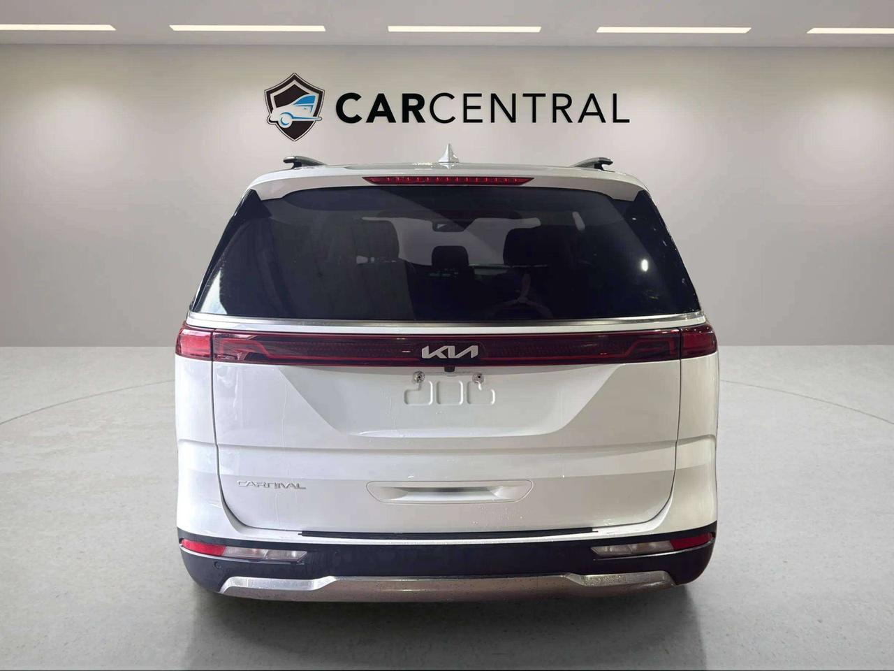 2023 Kia Carnival EX| CLEAN CARFAX| ONE OWNER| PWR DOORS & LIFTGATE Photo