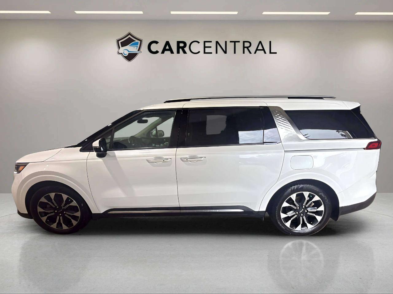 2023 Kia Carnival EX| CLEAN CARFAX| ONE OWNER| PWR DOORS & LIFTGATE Photo1