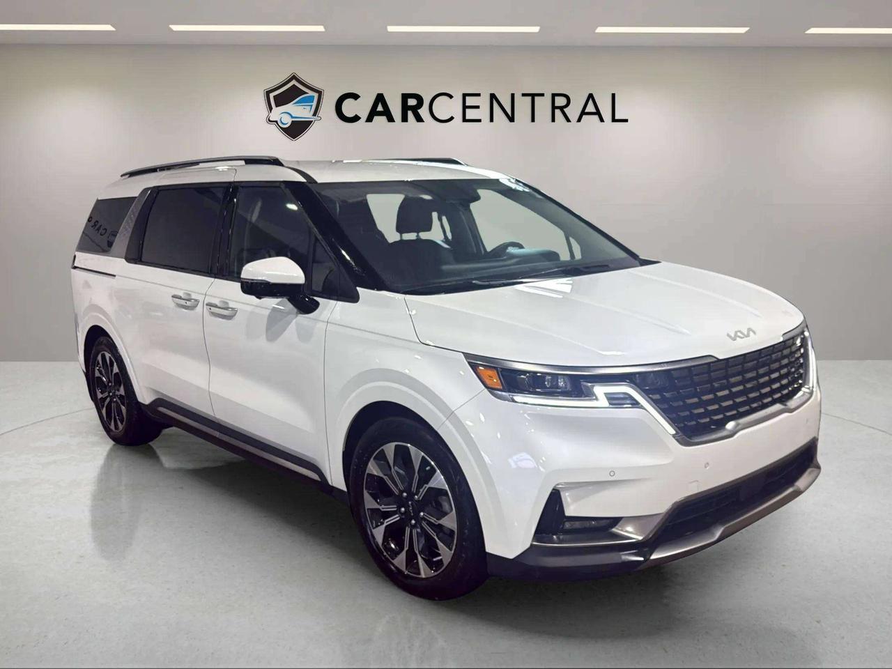2023 Kia Carnival EX| CLEAN CARFAX| ONE OWNER| PWR DOORS & LIFTGATE Photo