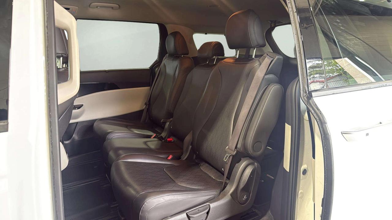2023 Kia Carnival EX| CLEAN CARFAX| ONE OWNER| PWR DOORS & LIFTGATE Photo