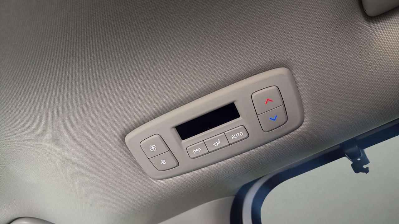 2023 Kia Carnival EX| CLEAN CARFAX| ONE OWNER| PWR DOORS & LIFTGATE Photo