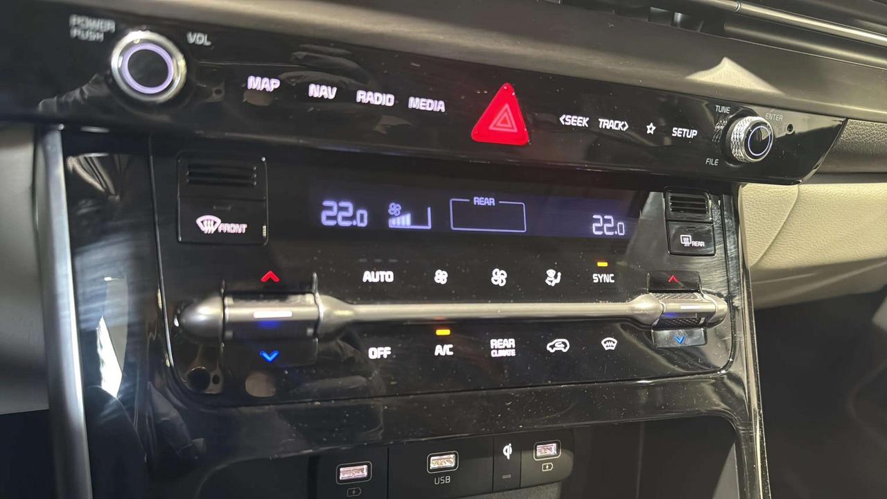 2023 Kia Carnival EX| CLEAN CARFAX| ONE OWNER| PWR DOORS & LIFTGATE Photo
