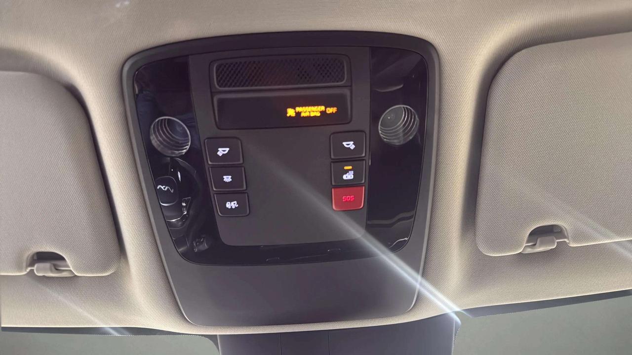2023 Kia Carnival EX| CLEAN CARFAX| ONE OWNER| PWR DOORS & LIFTGATE Photo