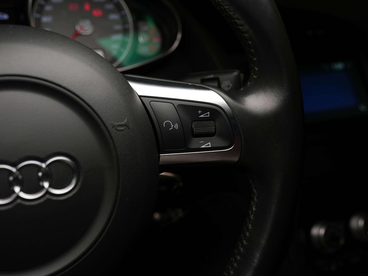 2012 Audi R8 MANUAL | B&O | REAR SPOILER Photo