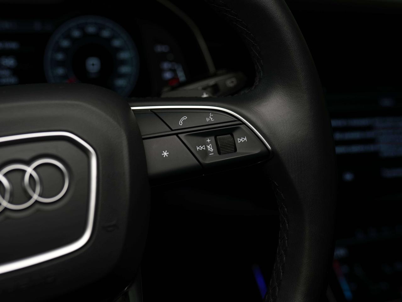 2021 Audi Q8 TECHNIK | S-LINE | 21 IN Photo