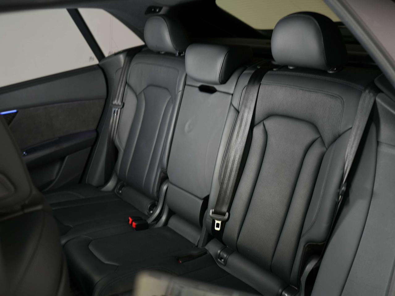 2021 Audi Q8 TECHNIK | S-LINE | 21 IN Photo