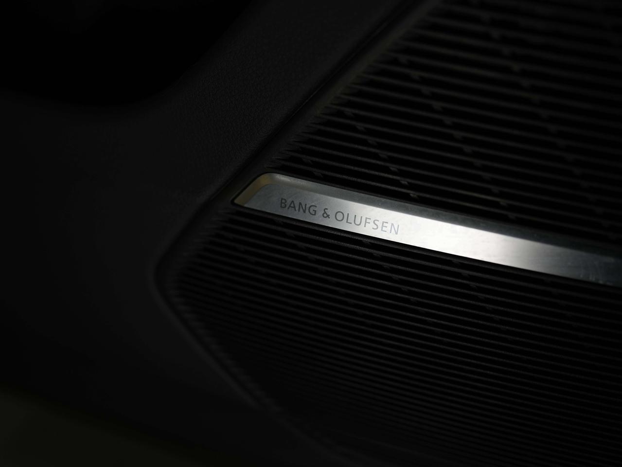 2021 Audi Q8 TECHNIK | S-LINE | 21 IN Photo