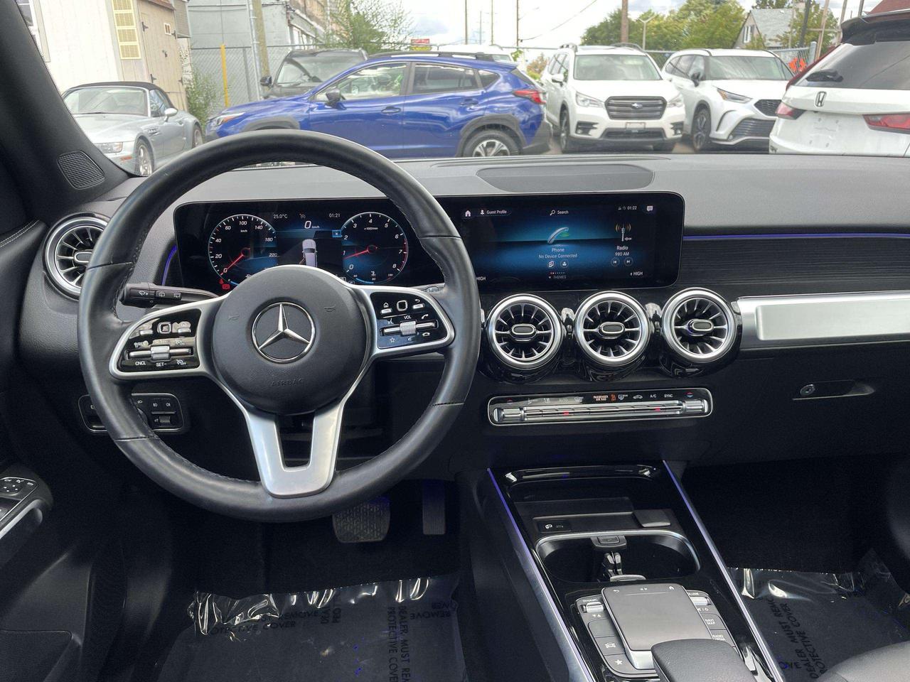 2022 Mercedes-Benz G-Class LEATHERETTE, PANO. ROOF, HTD. SEATS, BK. CAM, ALLOYS Photo