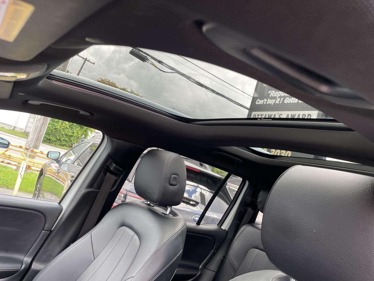2022 Mercedes-Benz G-Class LEATHERETTE, PANO. ROOF, HTD. SEATS, BK. CAM, ALLOYS Photo
