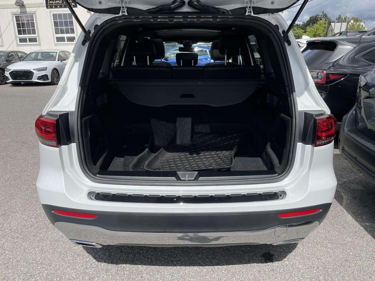 2022 Mercedes-Benz G-Class LEATHERETTE, PANO. ROOF, HTD. SEATS, BK. CAM, ALLOYS Photo