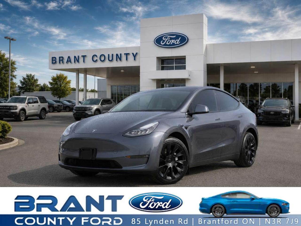 2022 Tesla Model Y Long Range AWD LOW KM Photo0