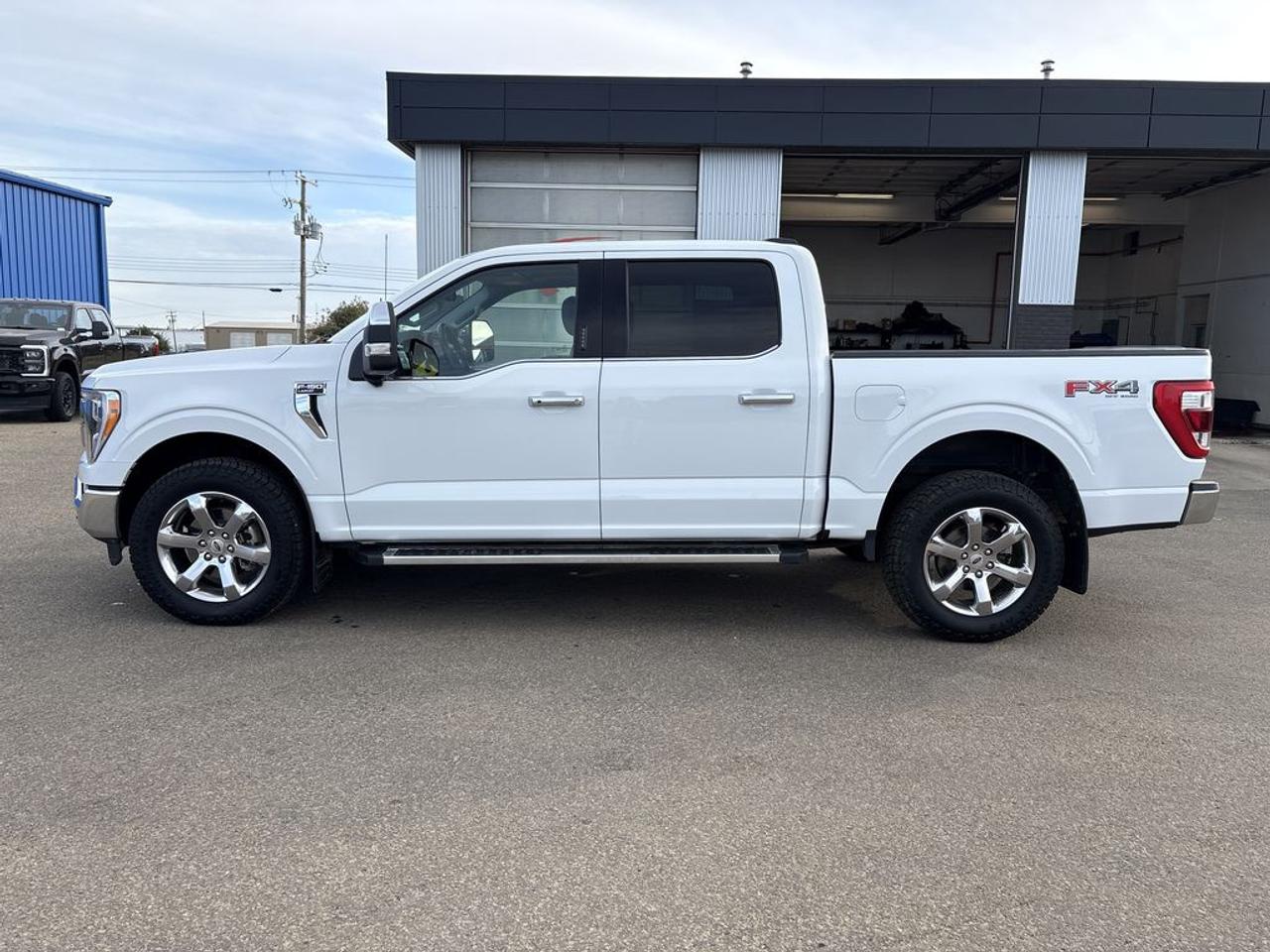 2023 Ford F-150 Lariat Photo3