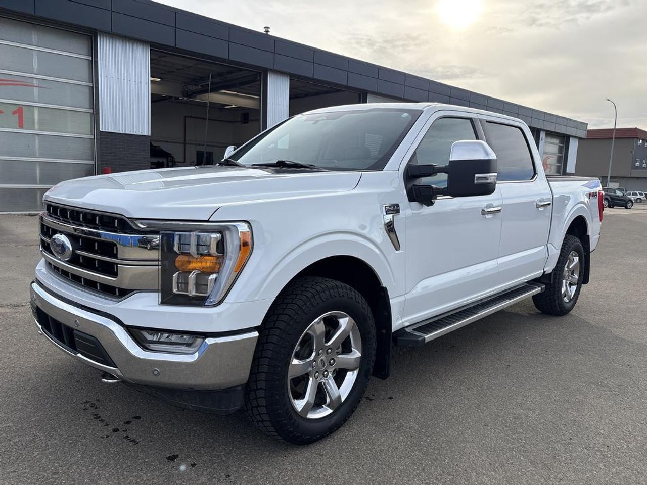 2023 Ford F-150 Lariat Photo1