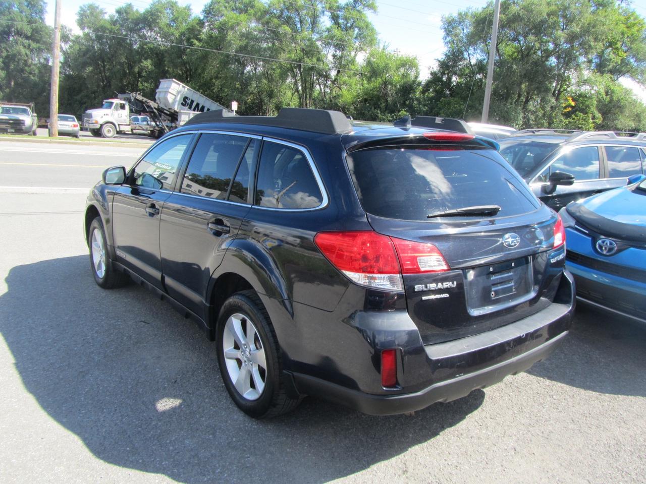 2014 Subaru Outback 4dr Wgn H4 Auto 2.5i Limited Photo