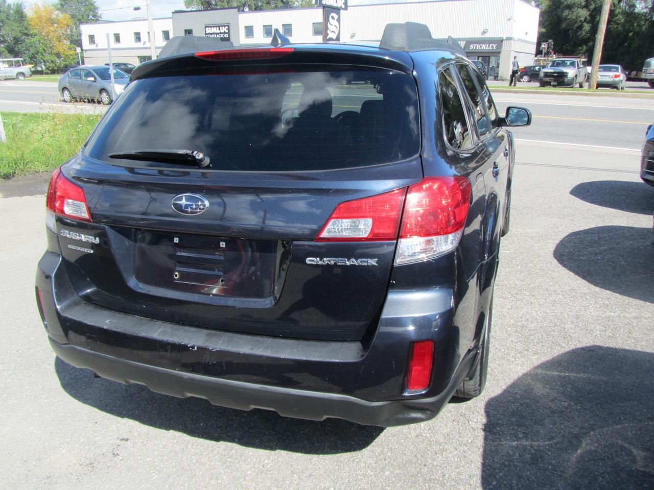 2014 Subaru Outback 4dr Wgn H4 Auto 2.5i Limited Photo