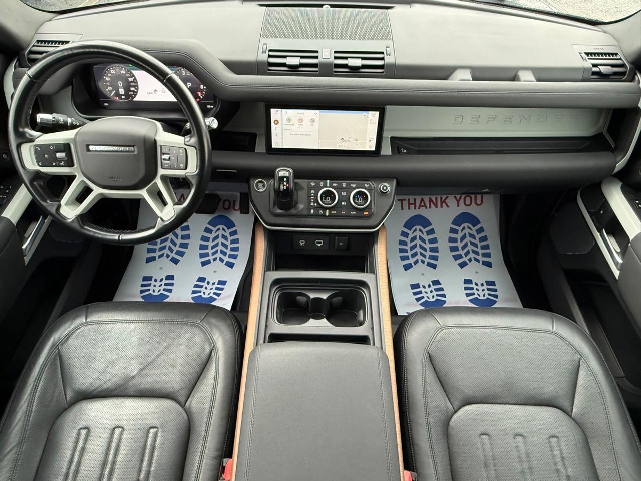 2022 Land Rover Defender 110 SE 7 passengers Photo