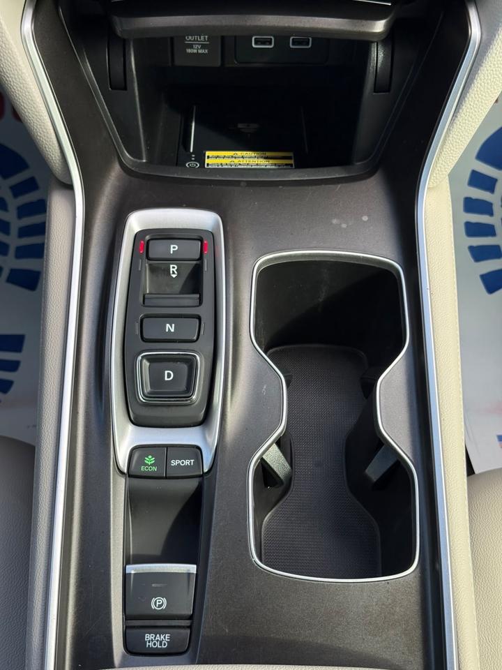 2022 Honda Accord Touring Photo