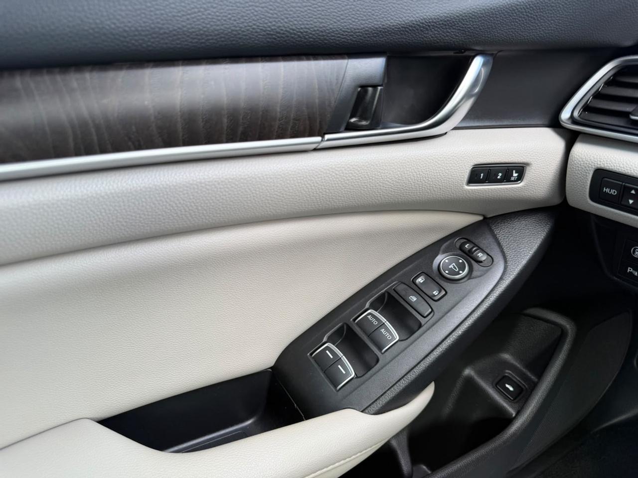 2022 Honda Accord Touring Photo