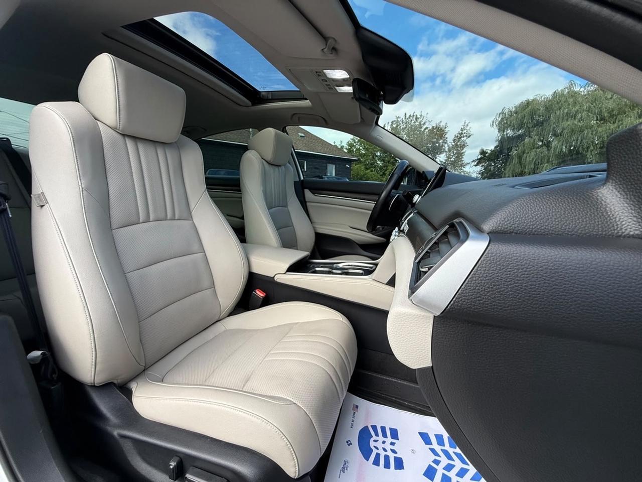 2022 Honda Accord Touring Photo
