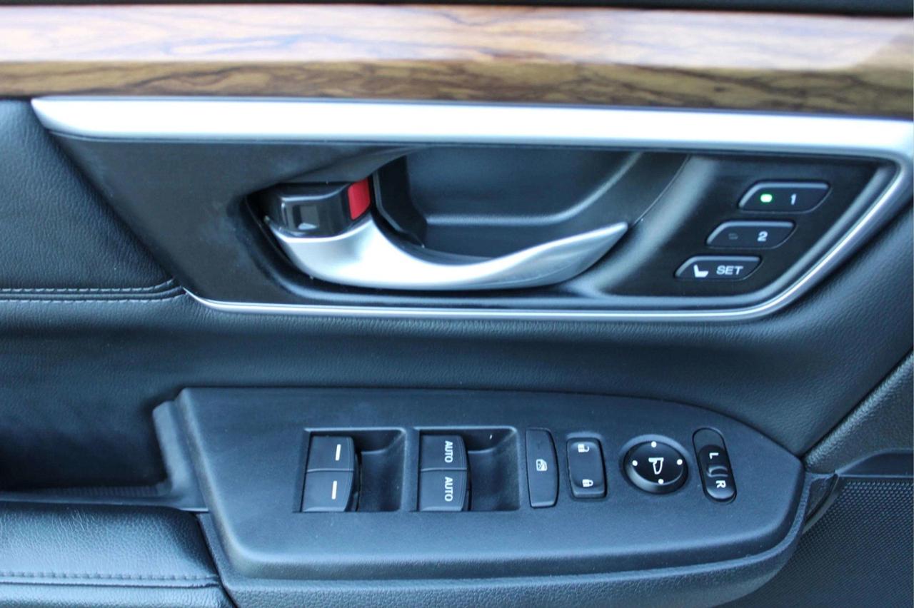 2017 Honda CR-V Touring Photo