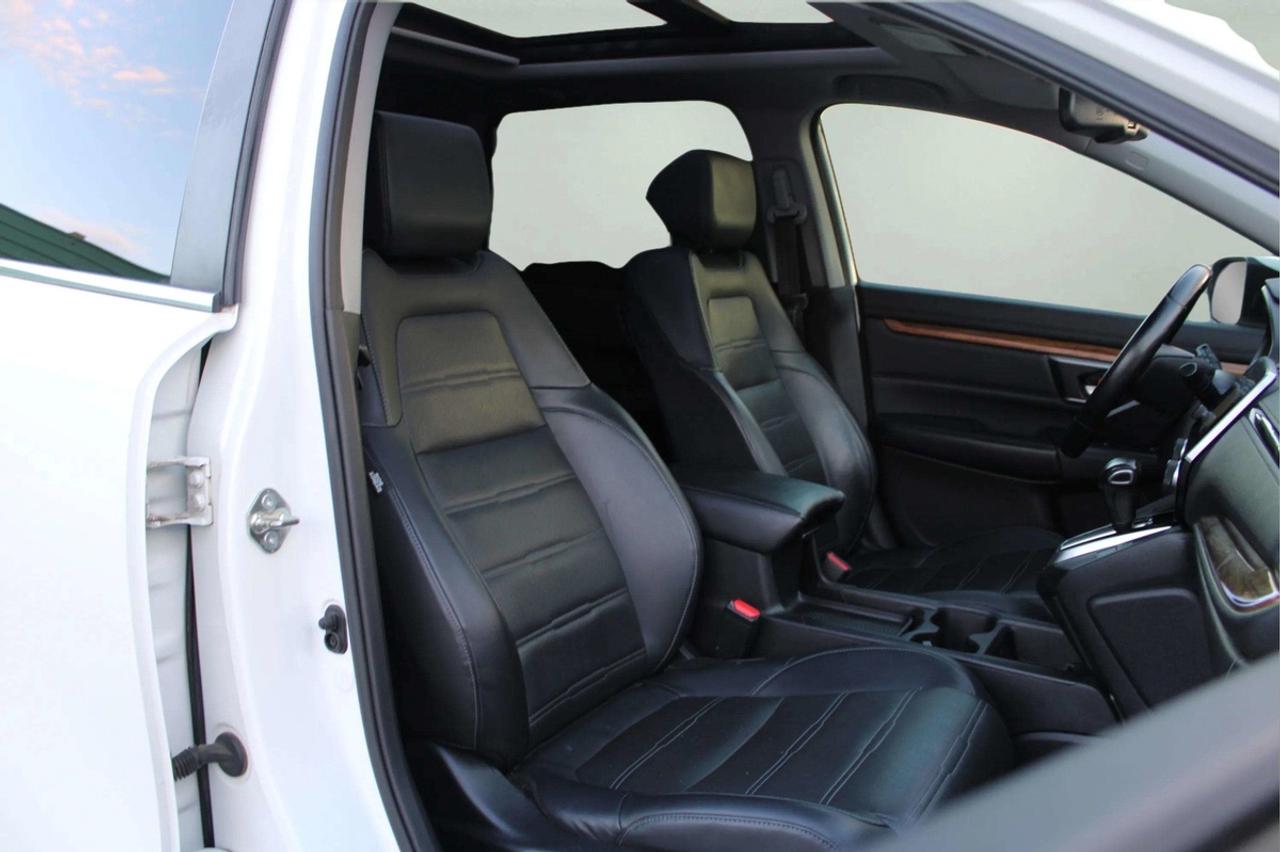 2017 Honda CR-V Touring Photo