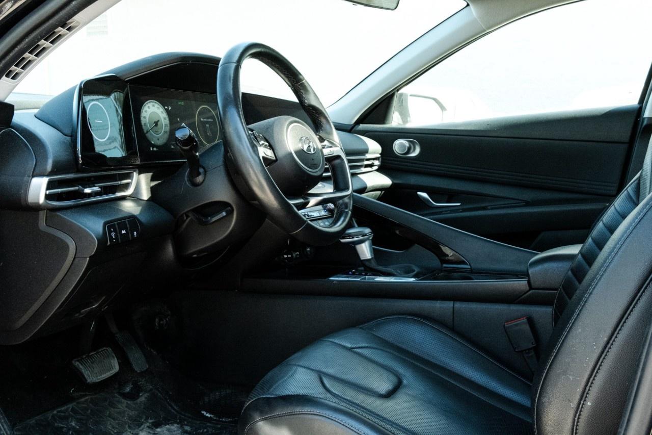2023 Hyundai Elantra Luxury IVT Photo