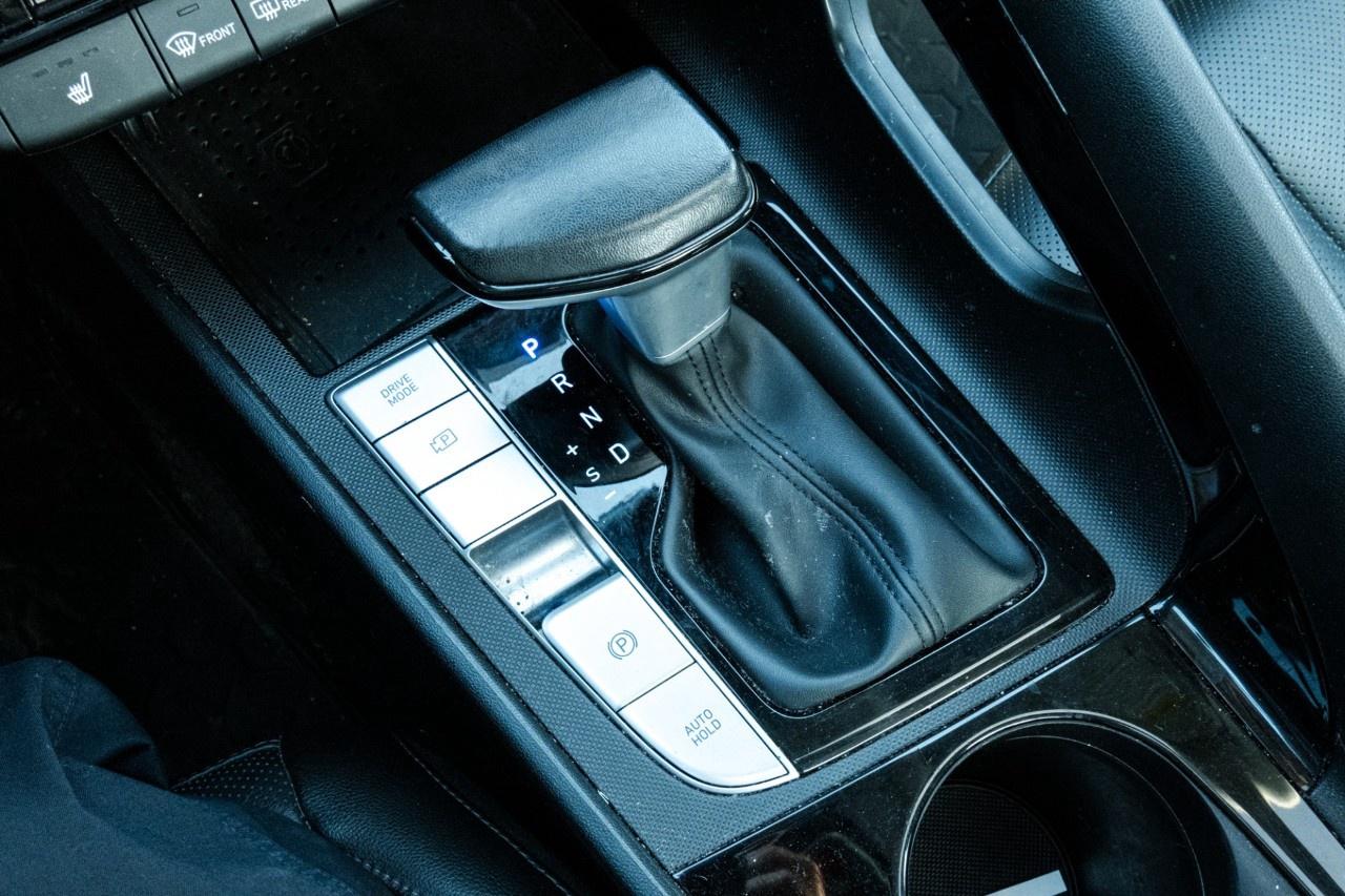 2023 Hyundai Elantra Luxury IVT Photo