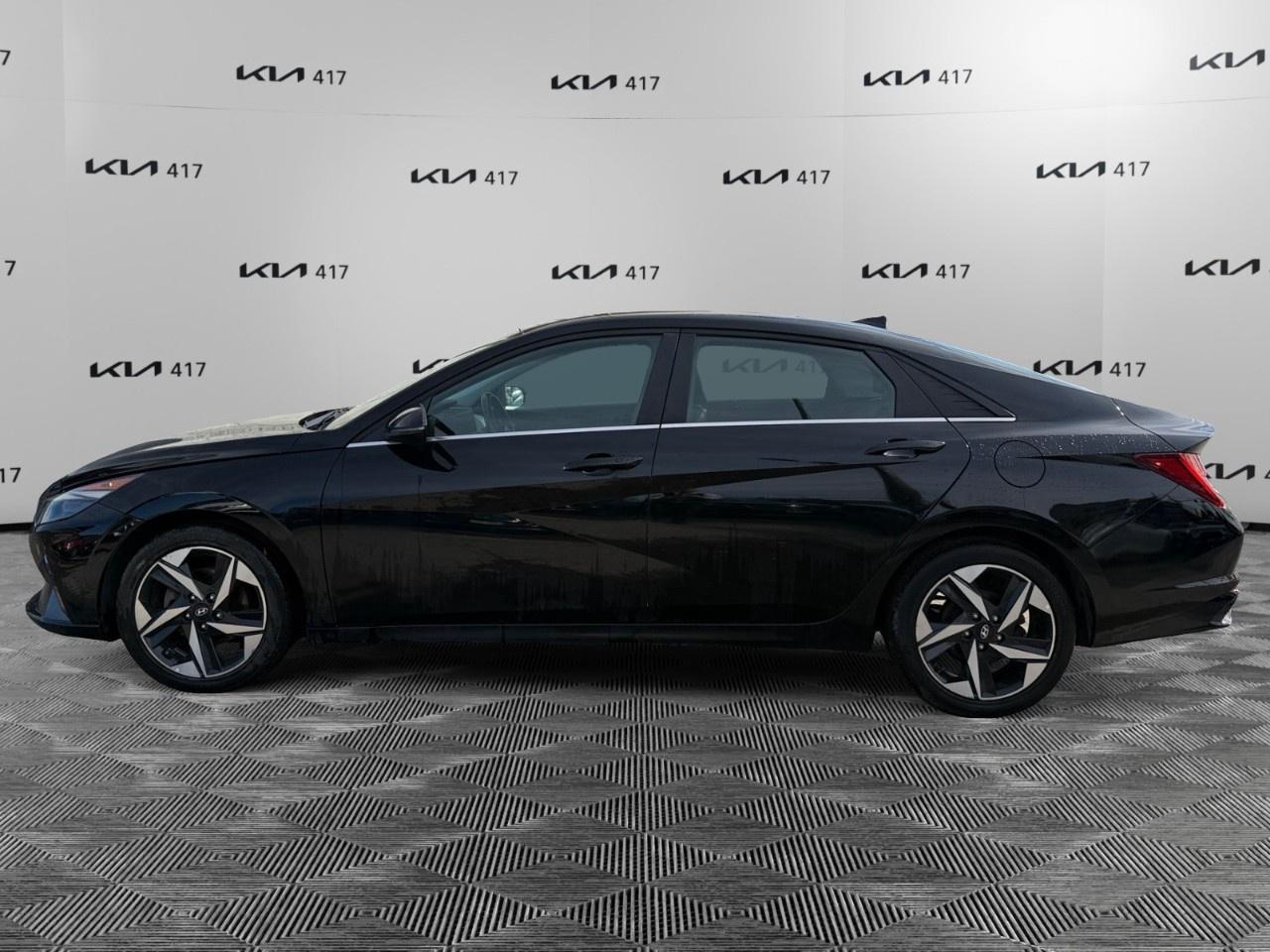 2023 Hyundai Elantra Luxury IVT Photo5