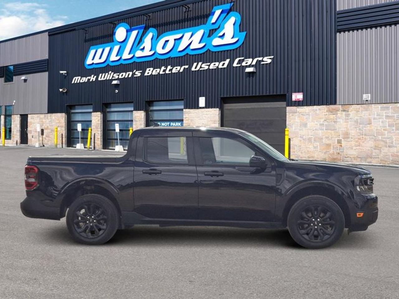 2024 Ford Maverick XLT AWD | Luxury Pkg | Co-Pilot 360 | Black Appearance PKG | 18" Alloys | Heated Wheel | and More ! Photo